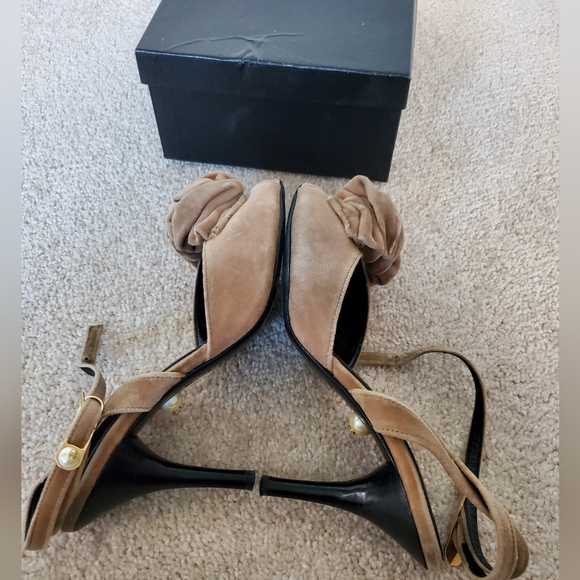 Chanel Velvet Tan Ankle Strap Sandal ( Size 8.5) - Picture 7 of 8